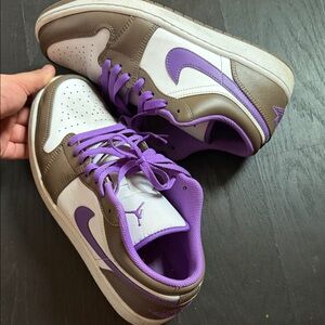 Nike Purple and Brown Sneakers almost new no scratches